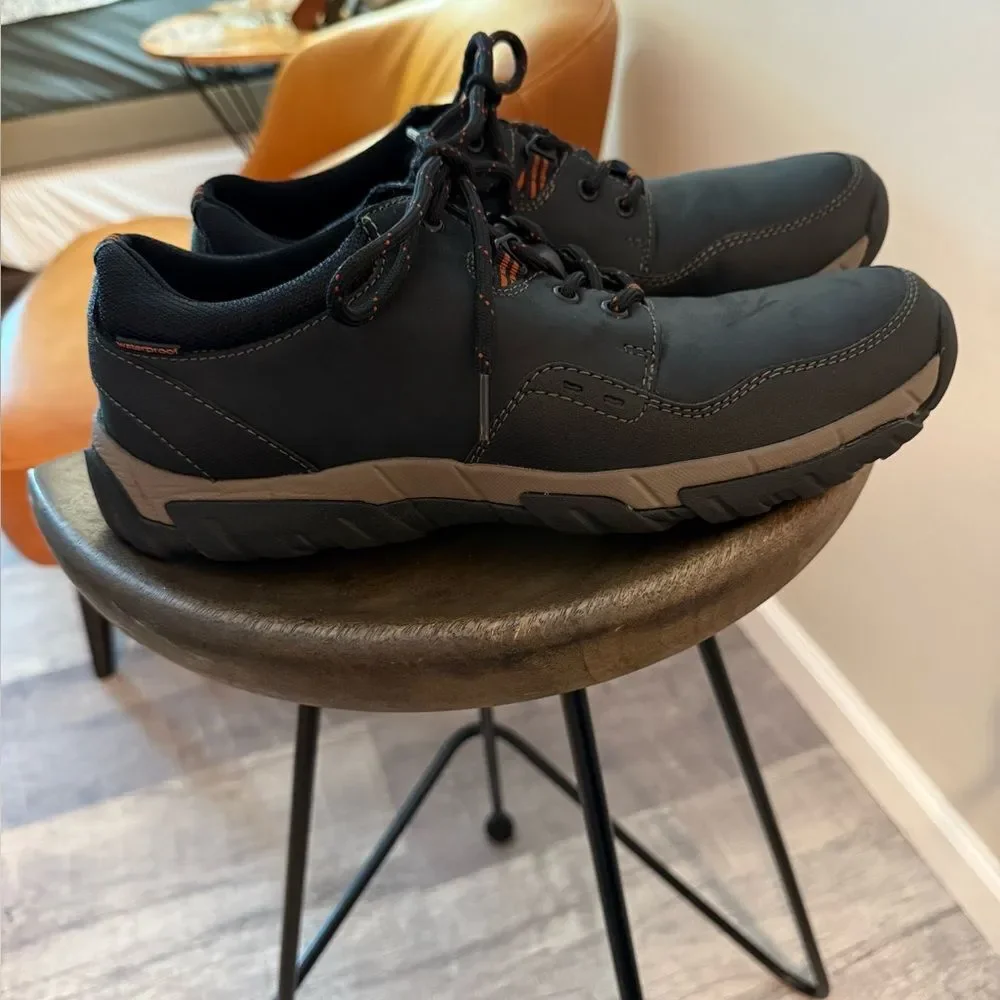 Clarks Men’s Walback Edge Black Leather Sneaker sz 11 NWOB